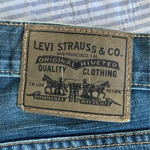 Levi’s 527 Jeans